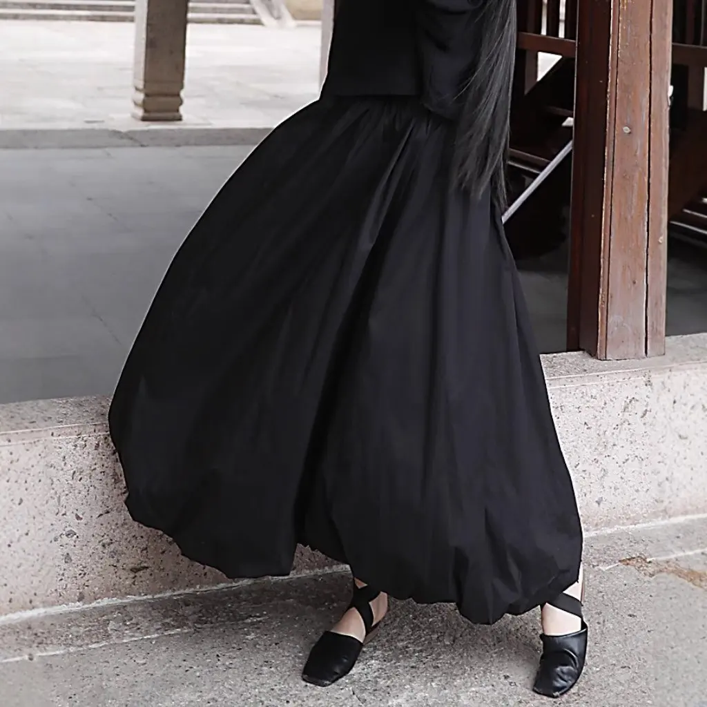 

Spring Summer Oversized Skirt Heavy Industry Puffy Cloud Pleated Black White Women's Fashion Half Skirt