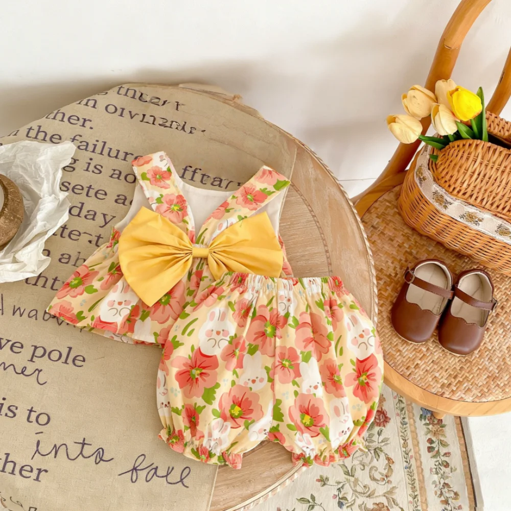 

Летний комплект для девочек: топ с цветочным принтом и шорты, детская одежда, милый пляжный набор для малышей