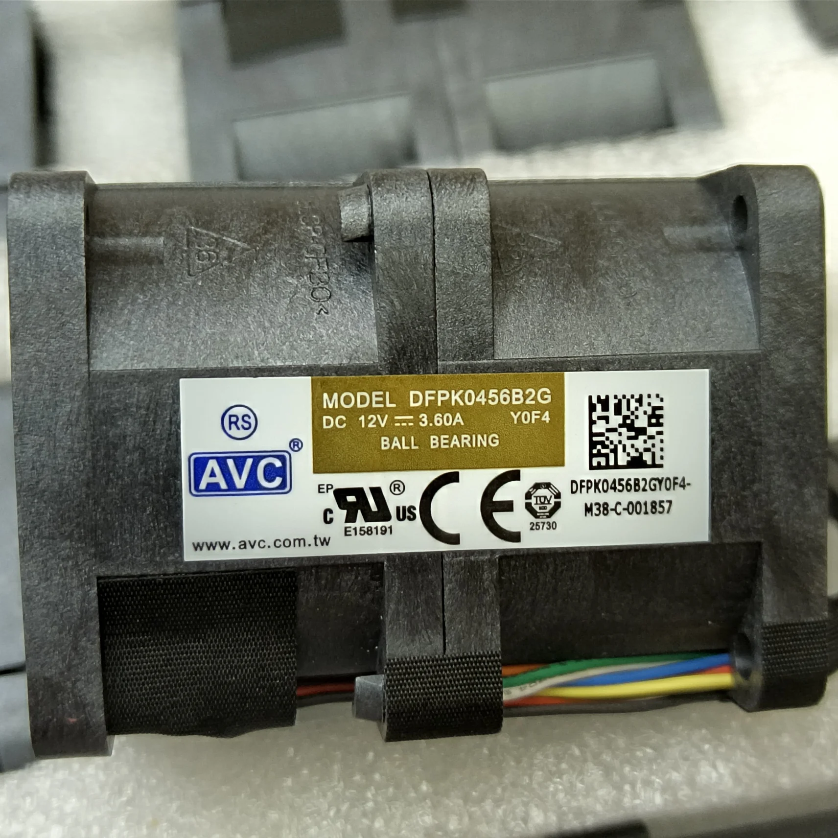 

AVC DFPK0456B2G DC 12V 3.60A 40x40x56mm Server Cooling Fan