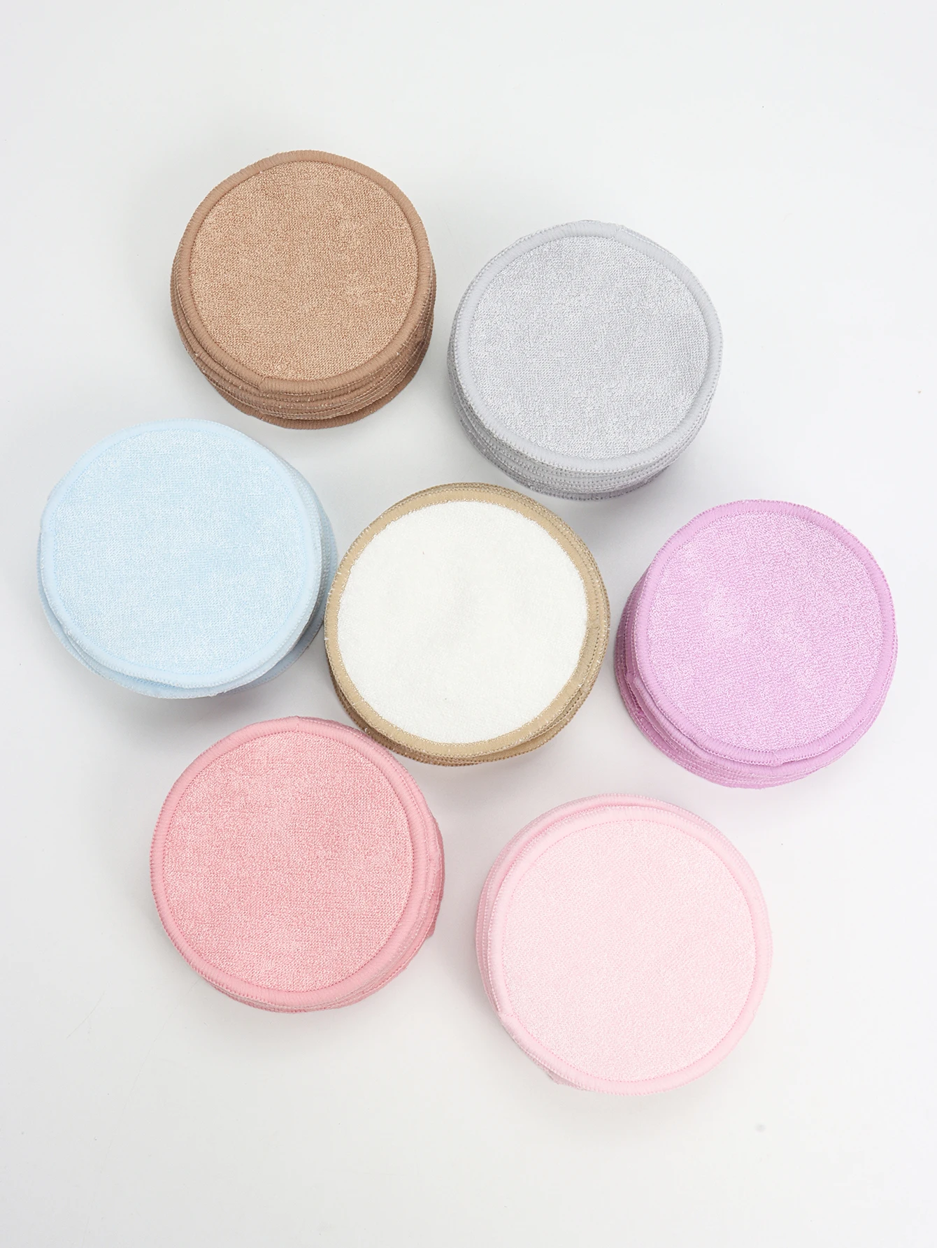 Bamboo Fiber Makeup Remover Pads Are Packed in 6/12/24 Pieces They Are Made of a Mixture of a Fibers Extracted from Natural Bambo