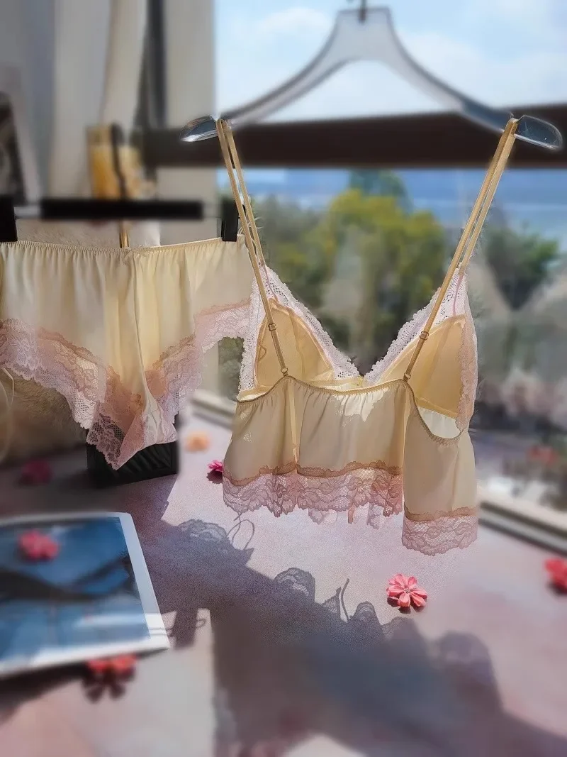 French Pajamas for Women Sleepwear Suspender Sleep Tops with Shorts Pajama Set 2025 New Sexy Lace Loungewear with Chest Pad