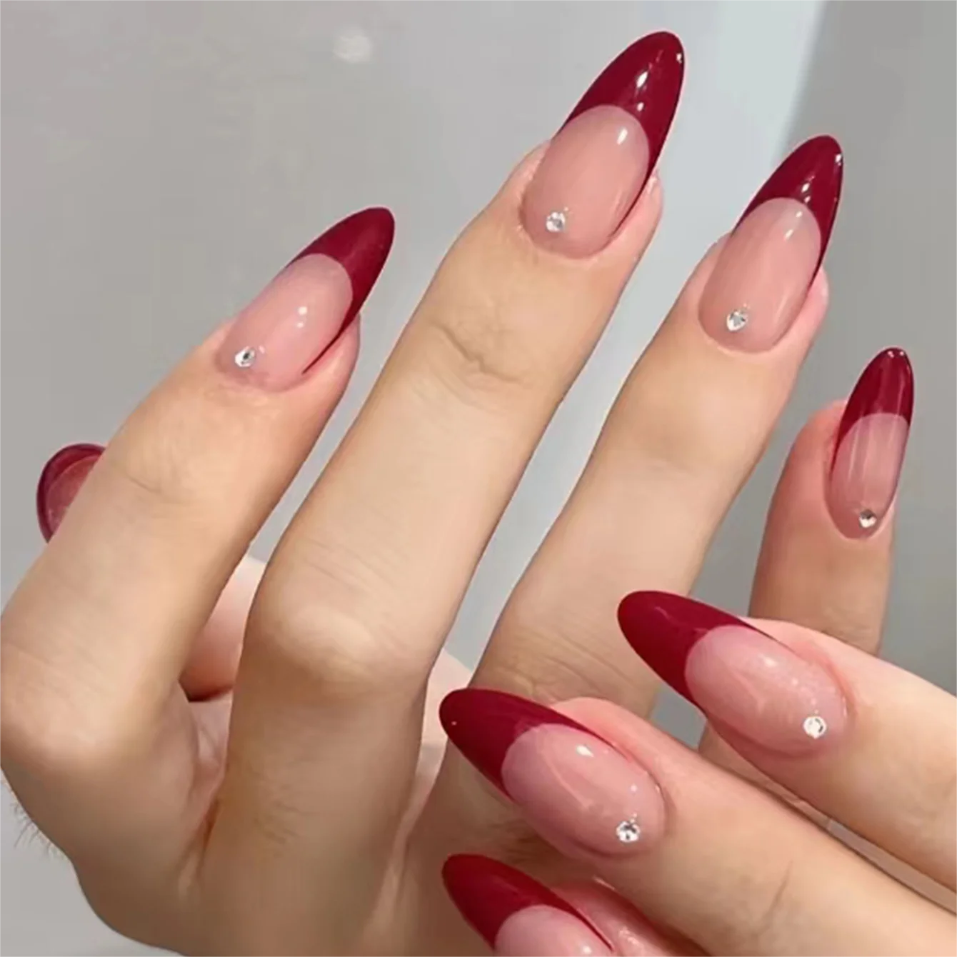 

24Pc Middle Size French Red Border Setting stones Simplicity Versatile Women Full Coverage Fake Nails Set