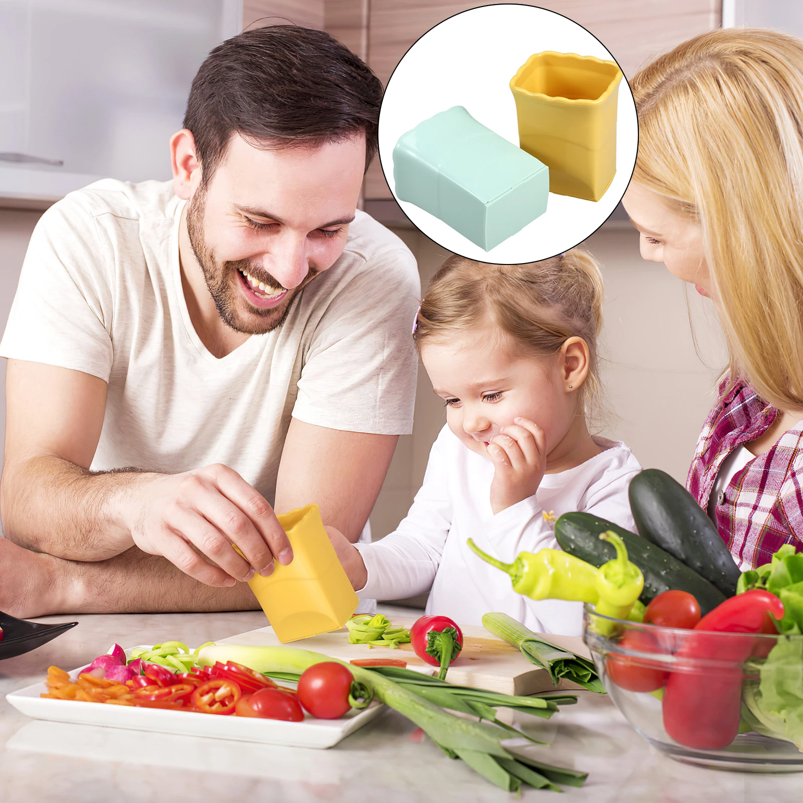 

1 Set Strawberry Cup Fruit Handheld Stainless Steel Brush Multi-Functional Kitchen Gadget Vegetable Cutter Portable Slicer Tool