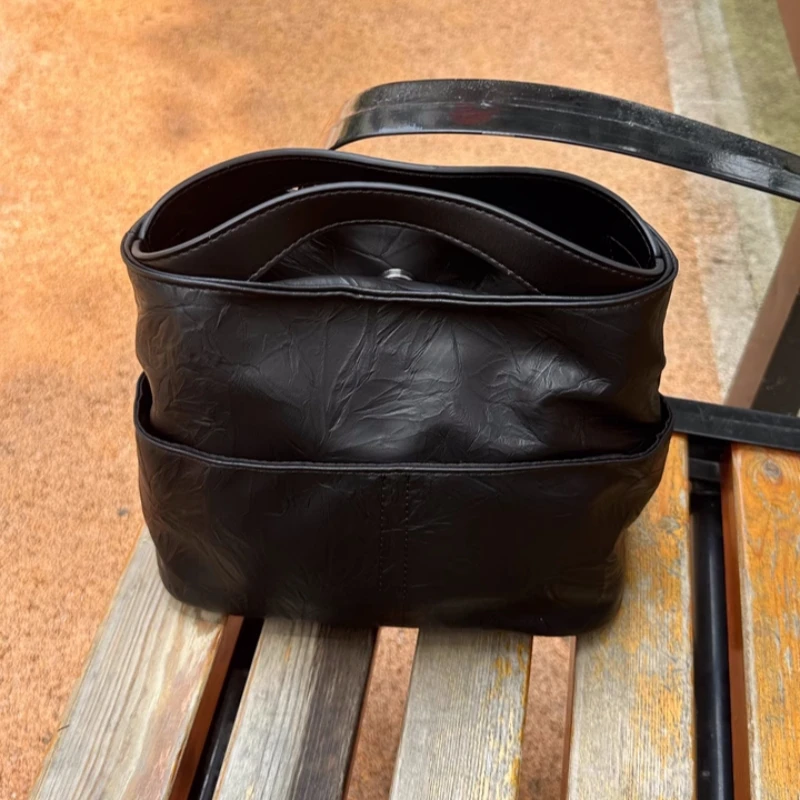 

Autumn Vintage Soft Pu Leather Bucket Bag Women's Small Hasp Solid Simple Handbag Versatile Commuting Shoulder Crossbody Bag