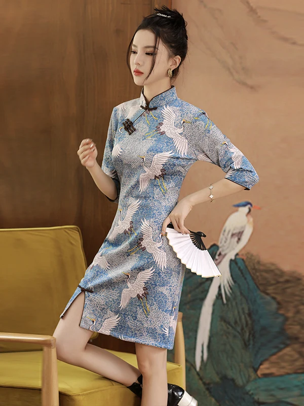 

Женское замшевое платье больших размеров, осень-зима 2026, винтажное, с пуговицами, принтом и низким разрезом, художественный дизайн