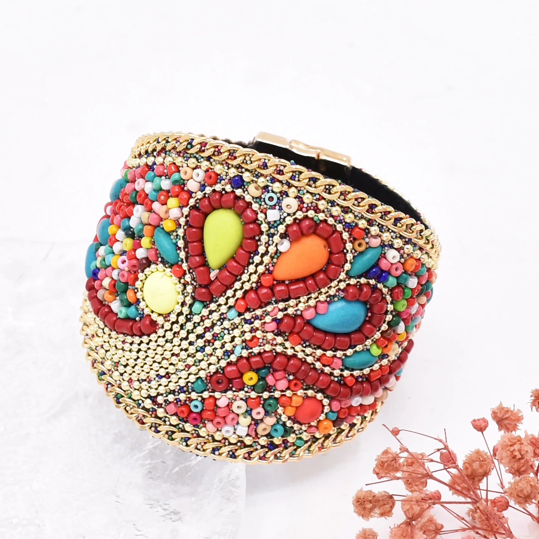 

Ethnic Style Women's Bracelet, Bohemian Handcrafted Crushed Stone Rice Beads, Retro New Elastic Jewelry Accessory