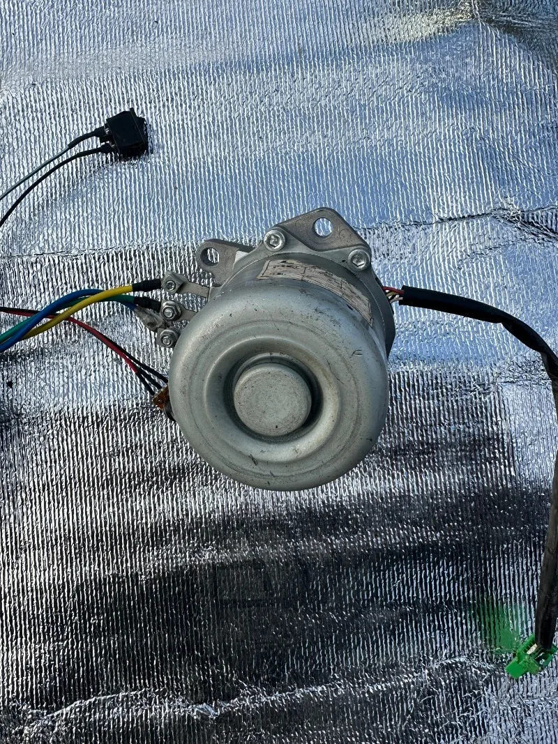 Moteur CC sans balais haute puissance 12V 24V 600W avec résolveur pour propulseur de bateau, propulsion ROV sous-marine, 80% neuf, pas neuf neuf.