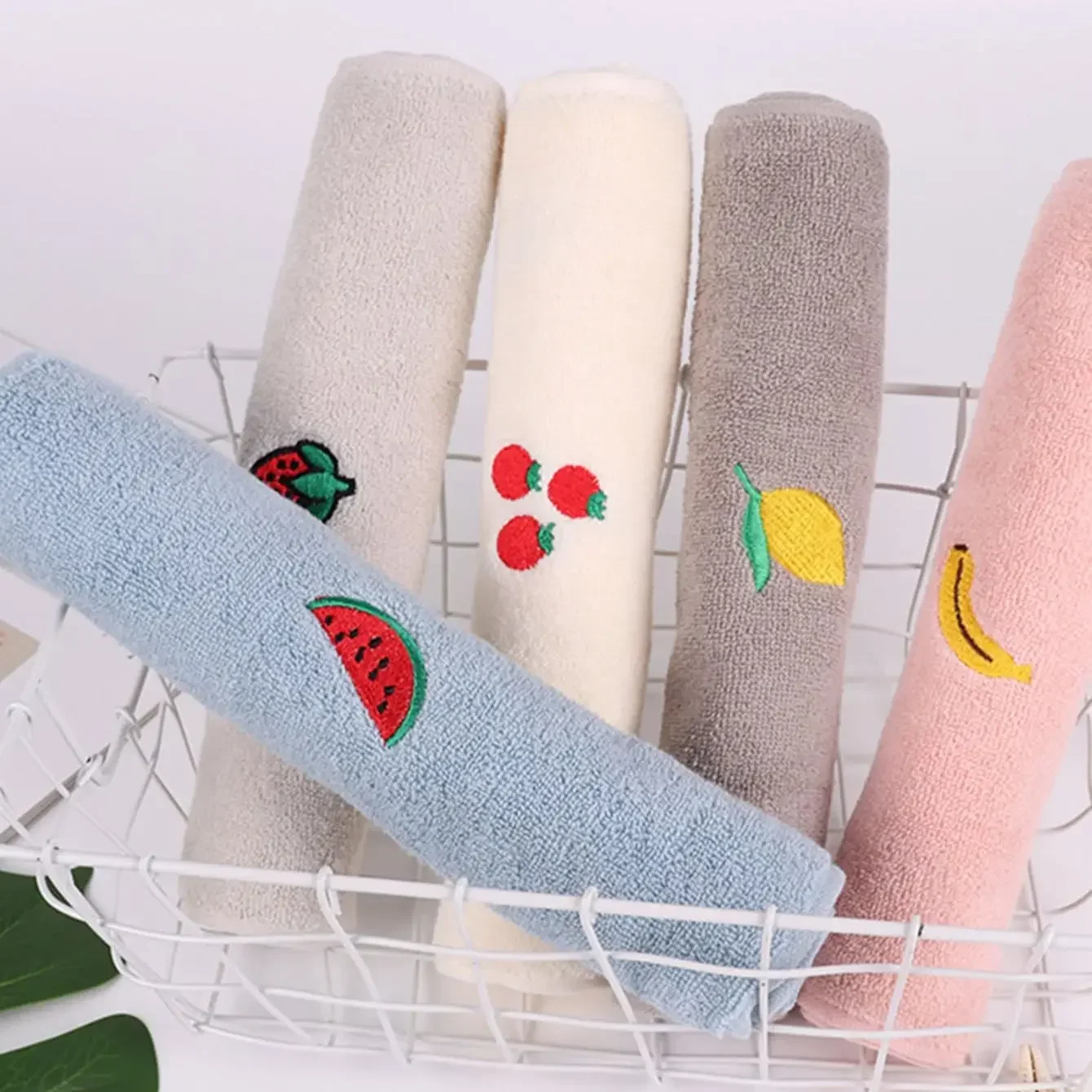 1 pezzo: asciugamano in puro cotone, asciugamano assorbente morbido e addensato per la casa con cartoni animati ricamati interamente in cotone - Colore casuale