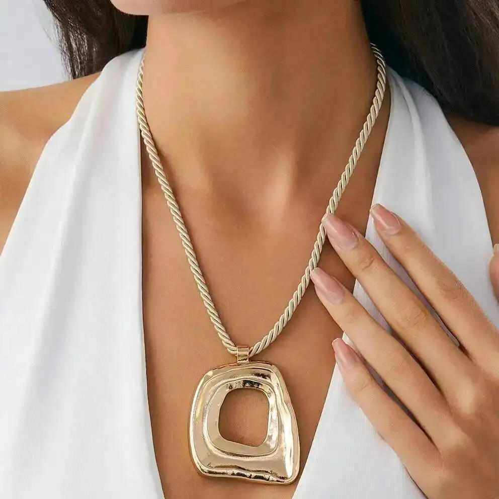 Lacteo 4Style Trendy Vintage Flower Hollow Geometry Pendant Choker Necklace Women Creative Chunky Rope Chain Charm Jewelry Gift
