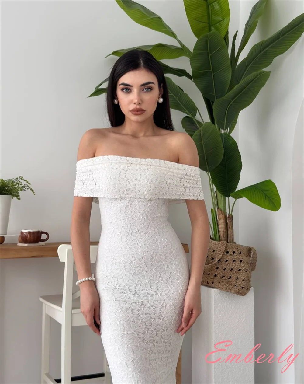 Customized Modern White lace Evening Dress Simple Boat Neck Off the Shoulder Sleeveless Party Dress Delicate Celebrity Gowns