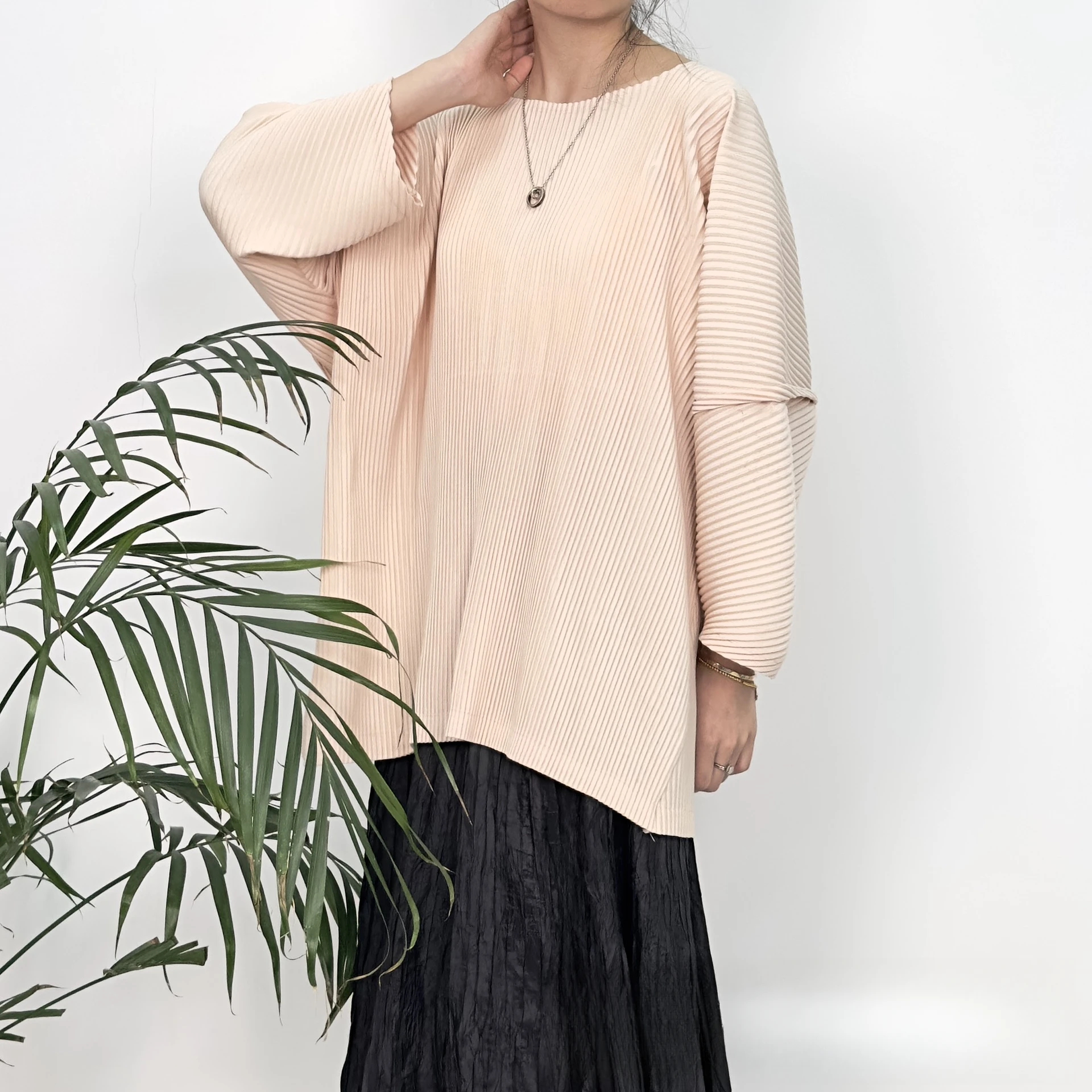 

Miyake Pleated Tide Sweater 2025 Spring and Fall Japanese Men and Women with The Same Casual Loose T-shirt Pleated Tops