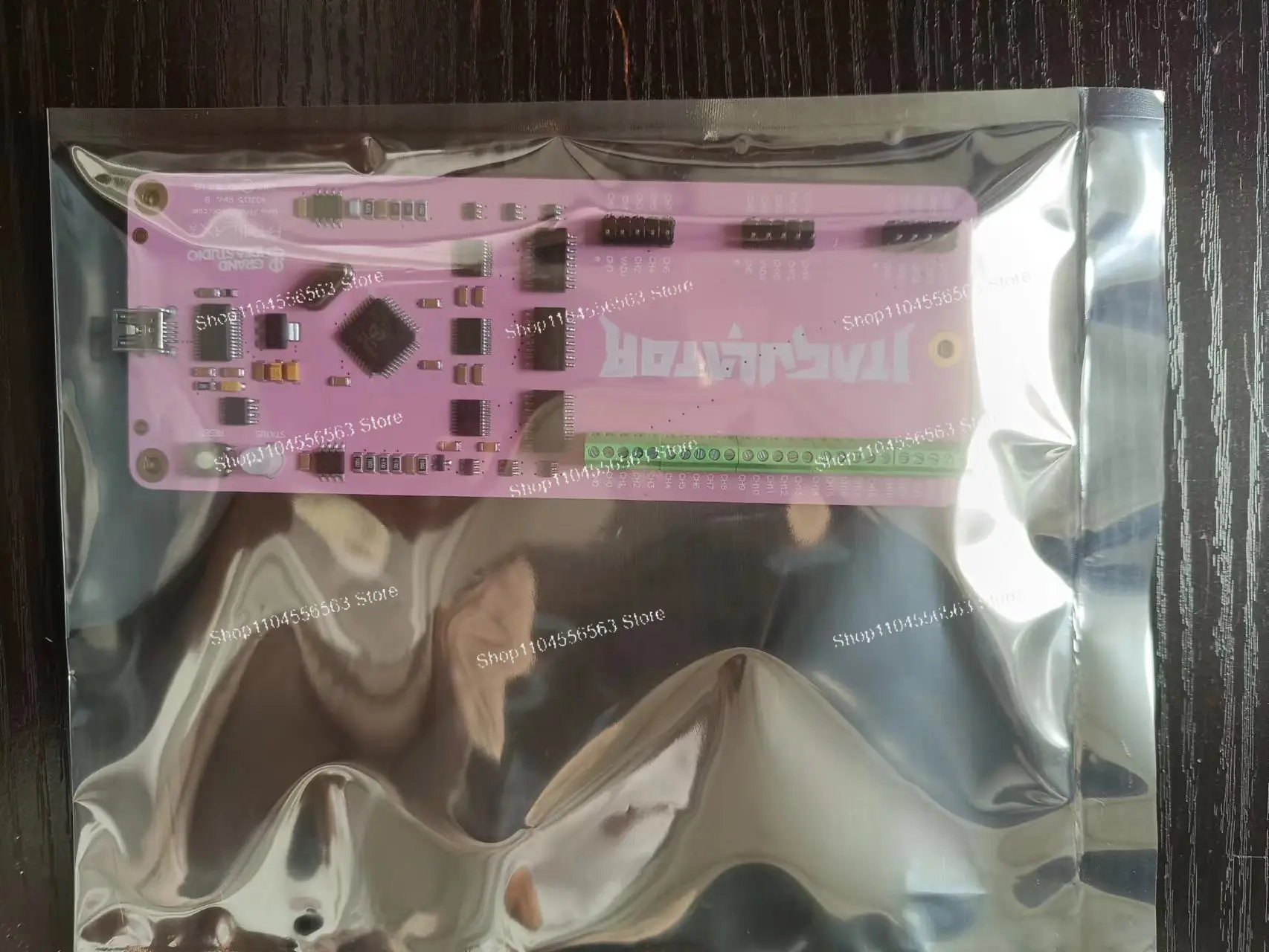 Bus Pirate v4 Universal Serial Interface Debugger – Programmer, Downloader & Bus Analyzer