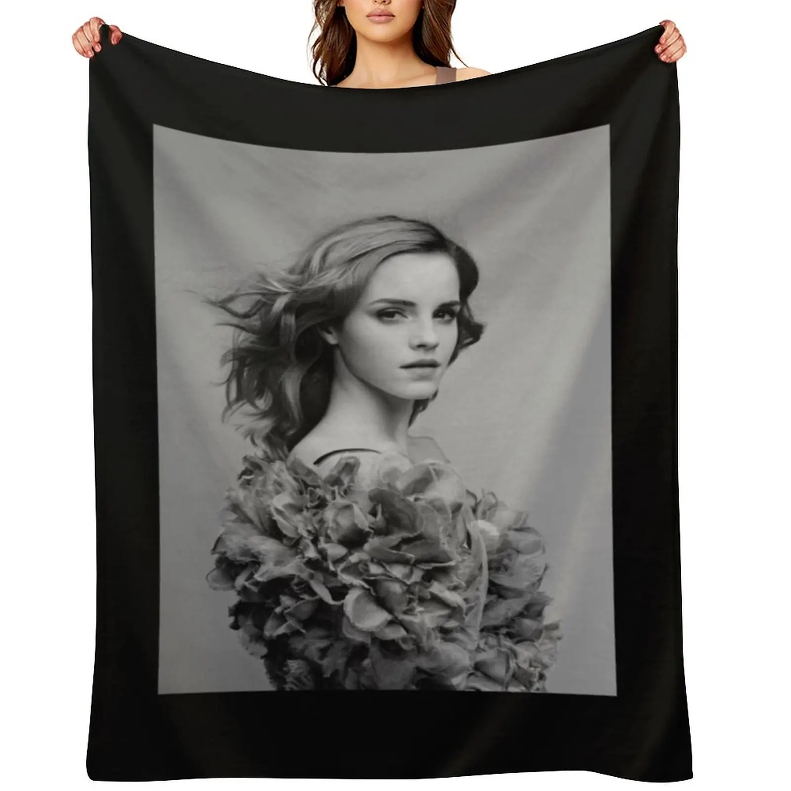 

Emma watson Classic T-Shirt Throw Blanket Cute Beach Decorative Sofas Luxury Blankets