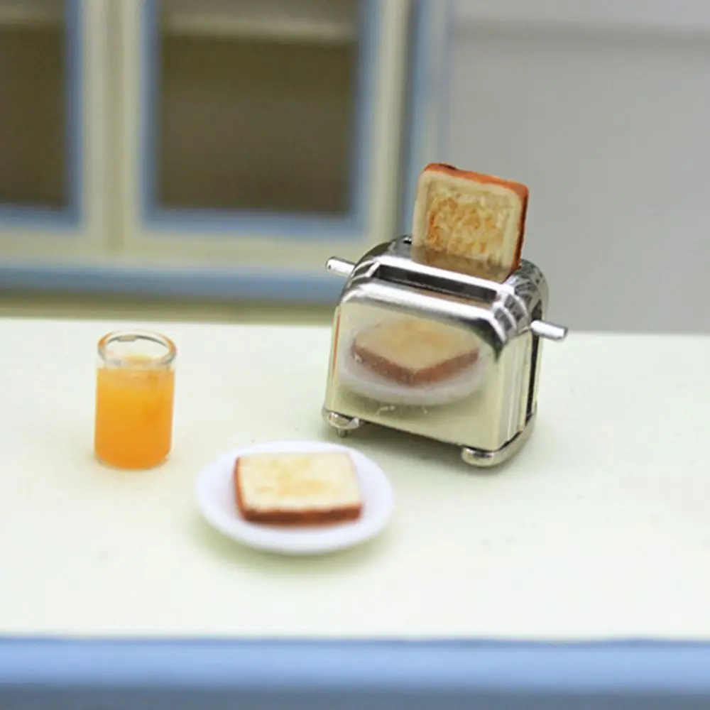 จําลองอาหารตกแต่งตุ๊กตาเล่นตุ๊กตาอุปกรณ์เสริม Miniature เครื่องปิ้งขนมปัง 2PCS ขนมปังเครื่องปิ้งขนมปัง