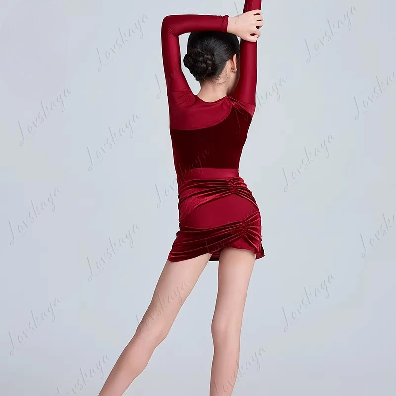 Terno de treinamento de dança latina infantil – novo estilo outono-inverno – roupa de veludo vermelho para performance profissional para meninas