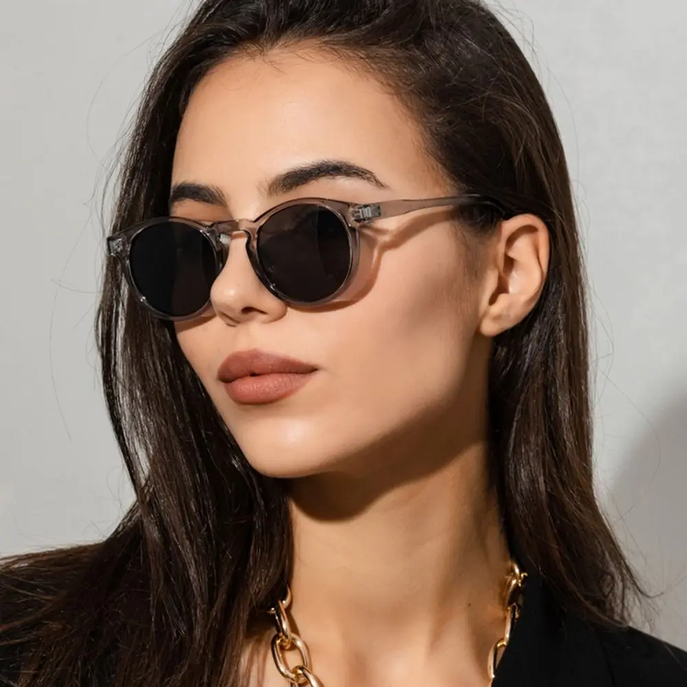 Vintage Small Frame Sunglasses for Women, Trendy Round Frame Sun Glasses Retro Shades Travel Beach UV400 Protection Eyewear