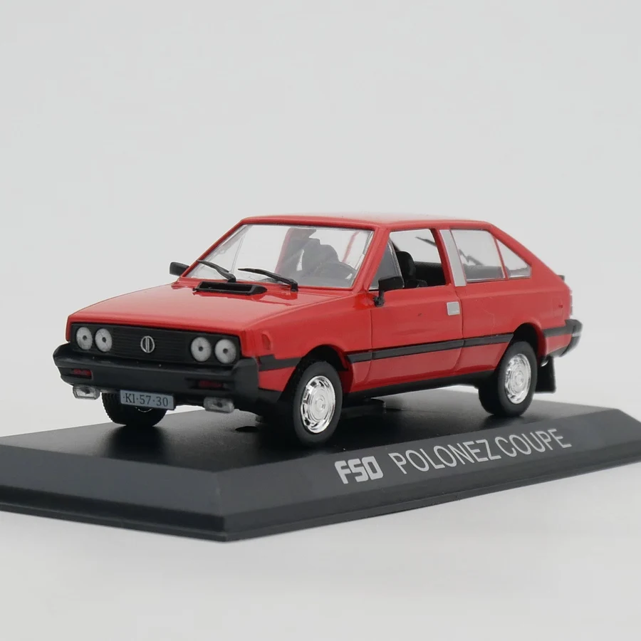 1:43 Scale Diecast Alloy Soviet Ist FSO POLONEZ Coupe Toys Cars Model Red Classic Nostalgia Adult Gifts Souvenir Static Display