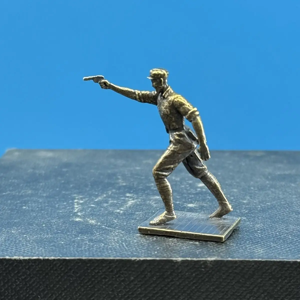 Red Army Crossing Bridge Model Charge Eighth Route Army Soldiers' Capture of Luding Bridge Miniature Landscape Figurine Ornament