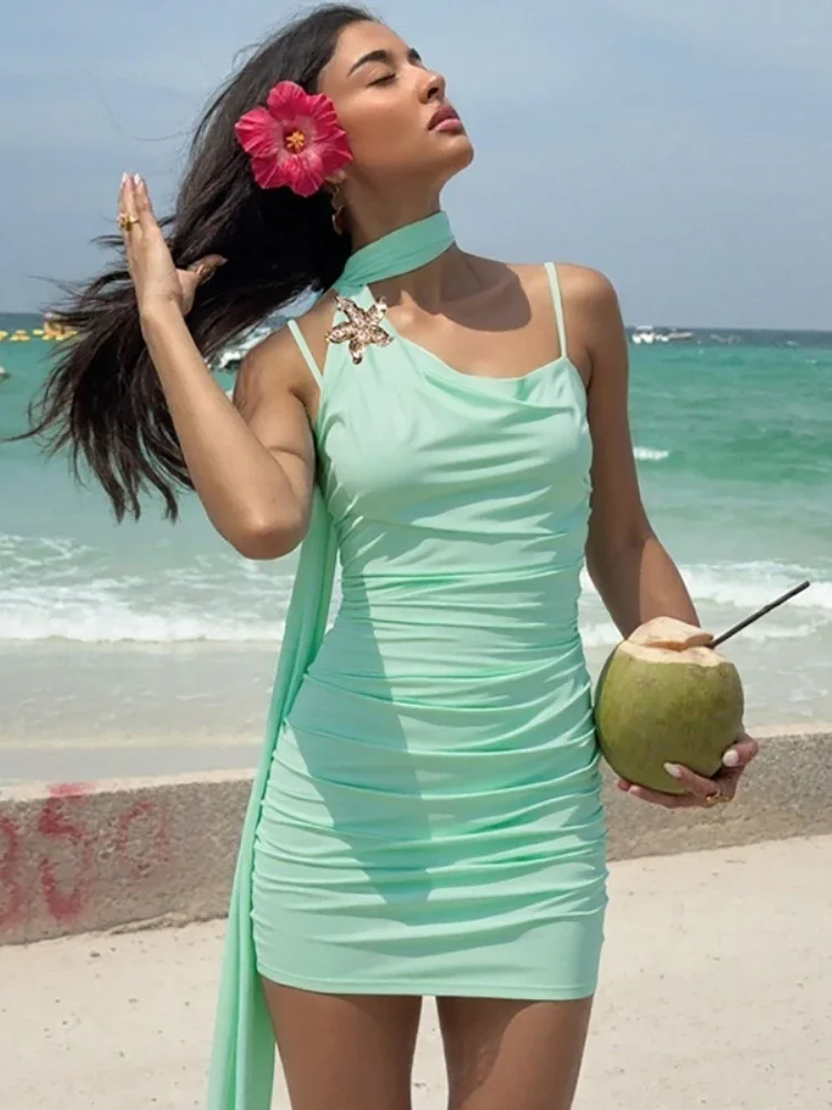 섹시한 밴디지 슬리브리스 주름진 휴가용 비치 드레스 여성용 스파게티 스트랩 백리스 하이웨이스트 슬림 숏 파티 드레스