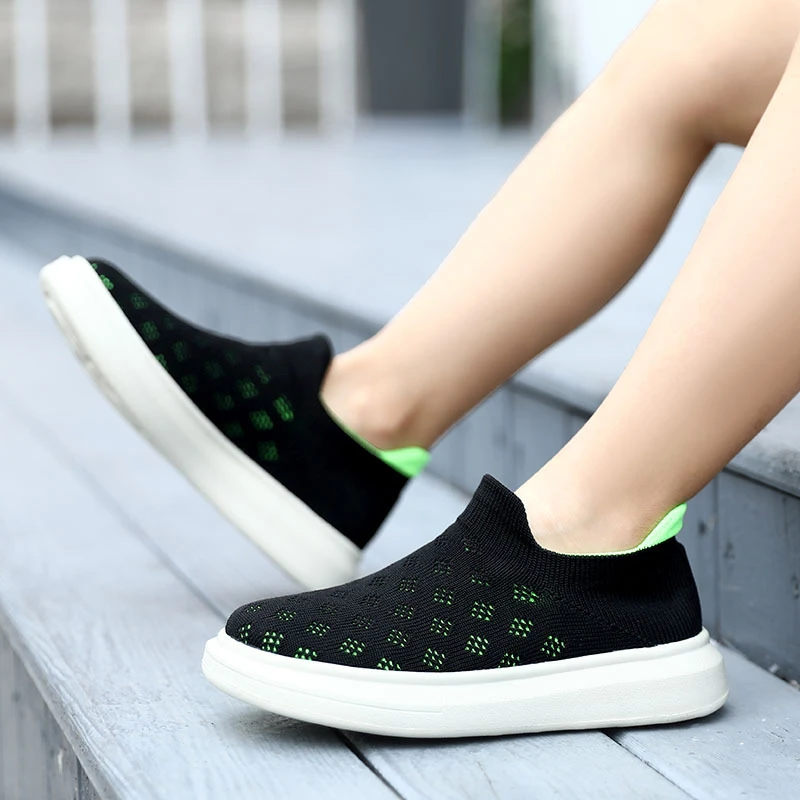

New Boys' Flying Shoes Casual Board Shoes Fashionable Medium And Large Children's Shoes Comfortable Breathable And Fashionable