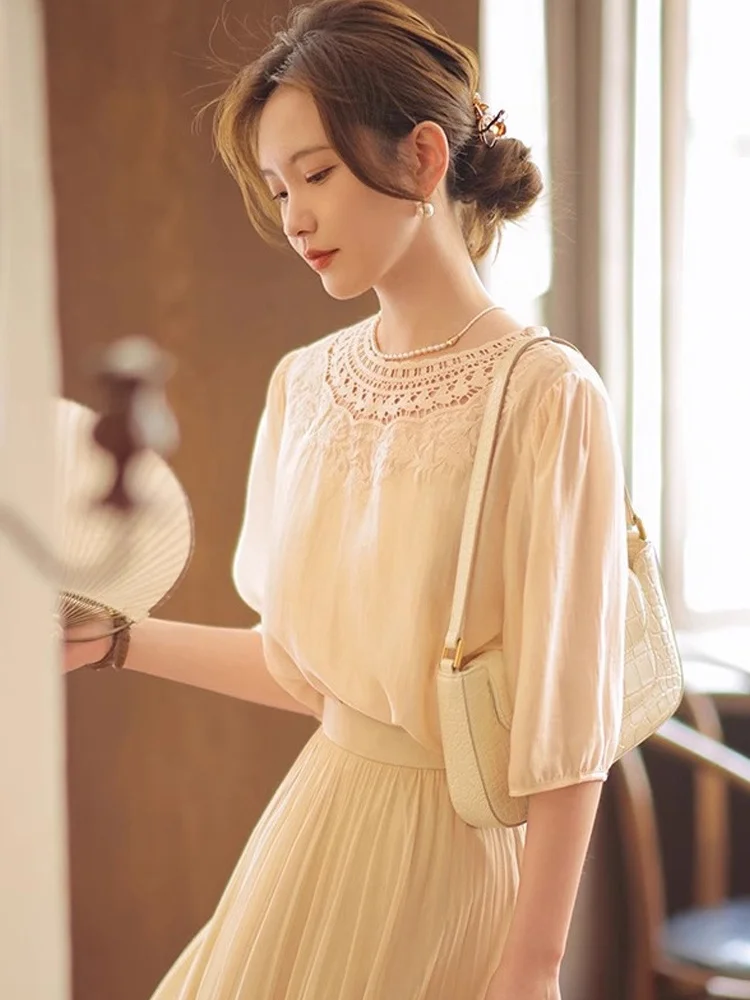 

Ele Hollow out Design round Ne Hook Flower Embroidery irt Chiffon Top Women Commute Summer ort Sve Faion