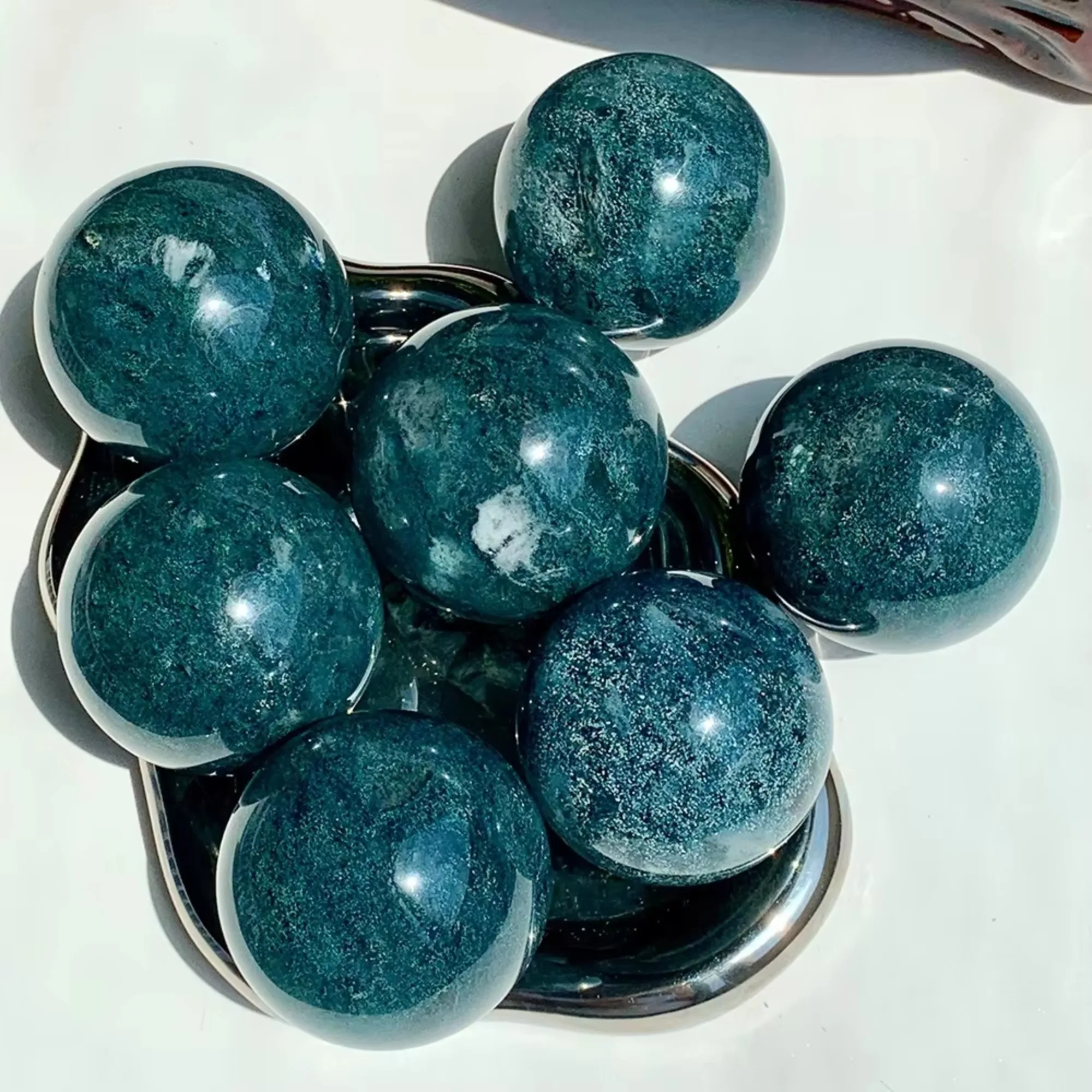 

Artificial Smelting Green Phantom Sphere Decorative Stone Sphere, for Home Desktop Display Shelf Decor Holiday Gift Giving