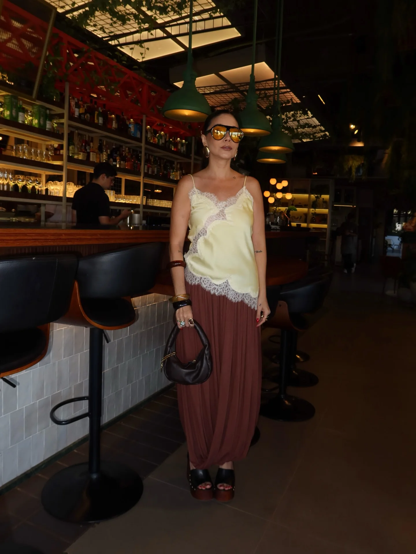 HH المرأة مثير الصيف الصلبة تول غير المتماثلة حبال الأعلى أكمام الخامس الرقبة الدانتيل الزخرفية الأصفر قمم أزياء وتتسابق