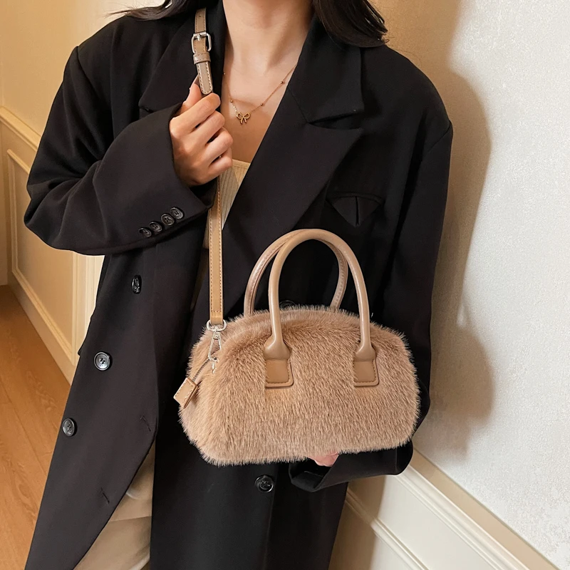 

Модные мягкие плюшевые сумки через плечо для женщин, дизайнерские пушистые женские сумки из искусственного меха, роскошные маленькие женские зимние кошельки