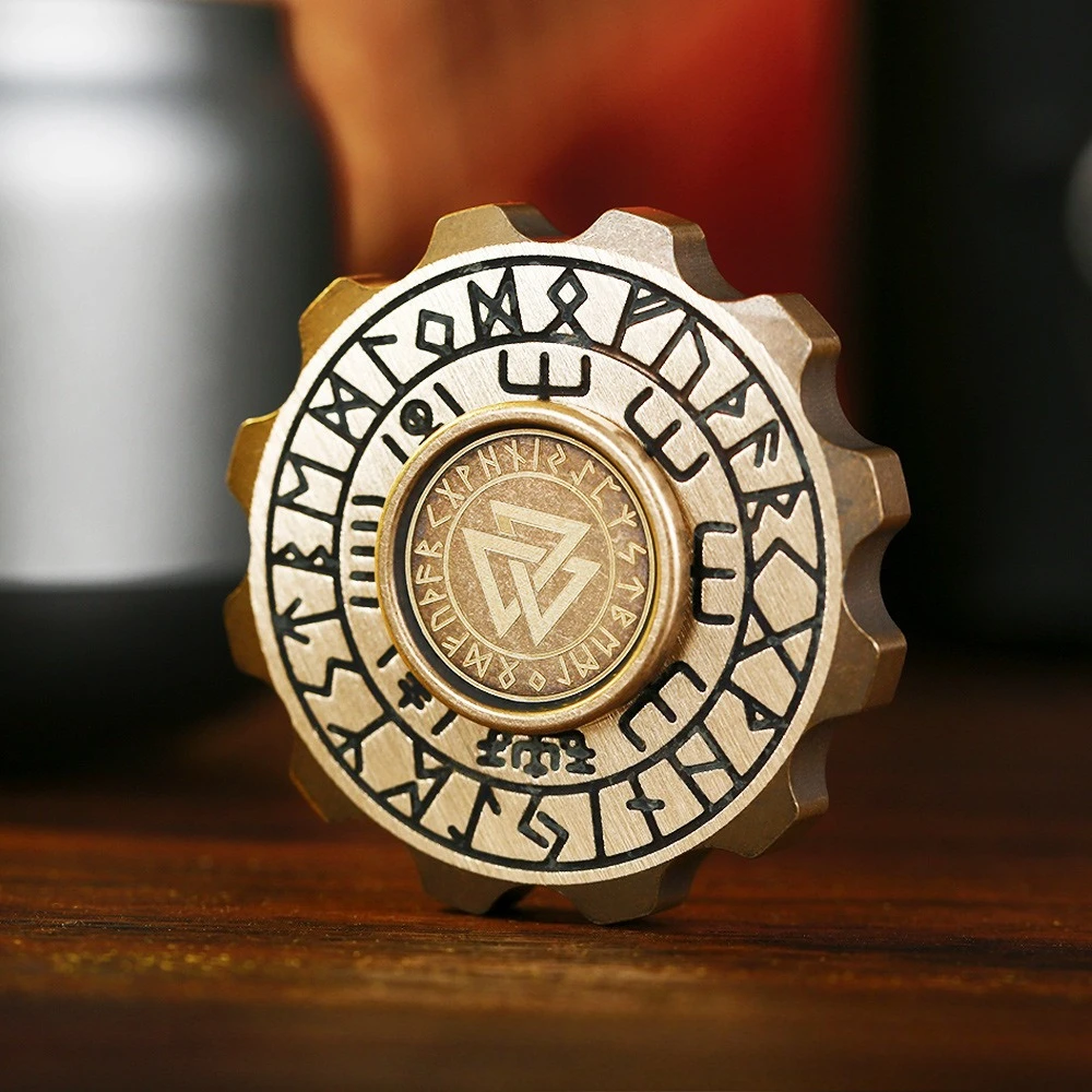 JTEDC Doppelseitiger Wikinger-Piraten-Retro-Messing Rotierender Mechanischer Metall-Fingerspitzenkreisel Stressabbau-Spielzeug