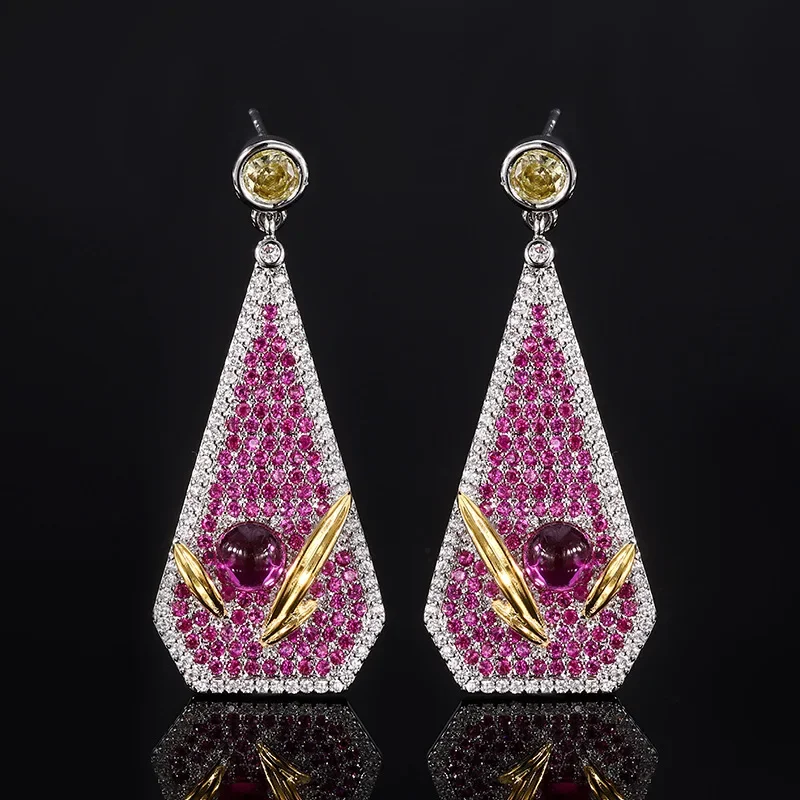 

Luxury Women Statement Earring Dazzling Triangle Drop Design in Pink Blue Top Quality Cubic Zirconia Exquisite Stage Accessories