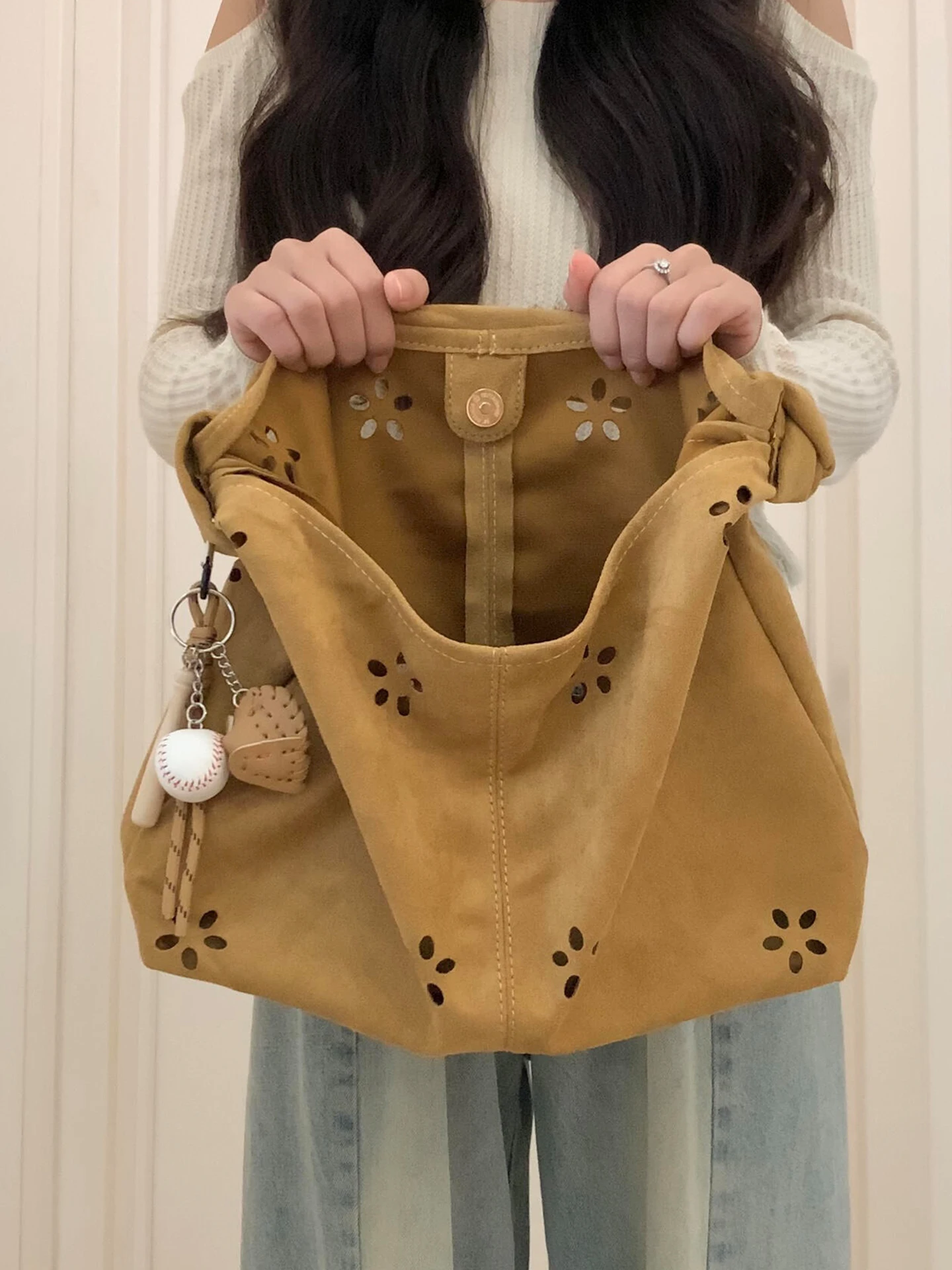 

New Autumn And Winter Fashion Frosted Suede Petal Hollow Design Women's Bag Simple Casual Versatile Shoulder Bag For Women Trend