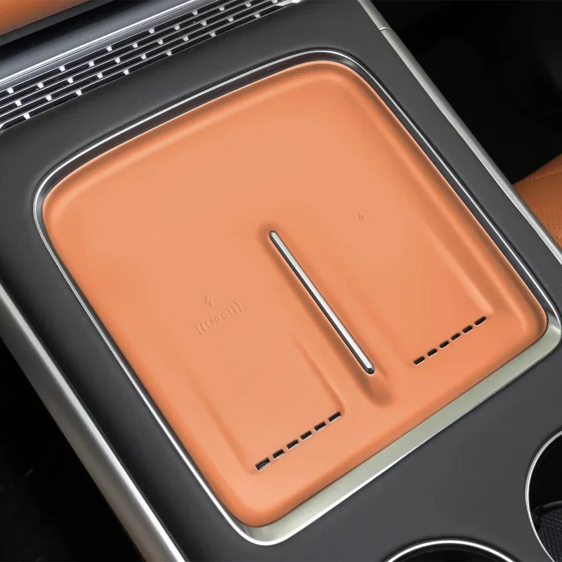 لوحة شحن لاسلكية بطانة حماية من السيليكون لـ Xpeng Xiaopeng G9 2022-2025 مقاومة للغبار زلق تعديل السيارة ملحقات الديكور