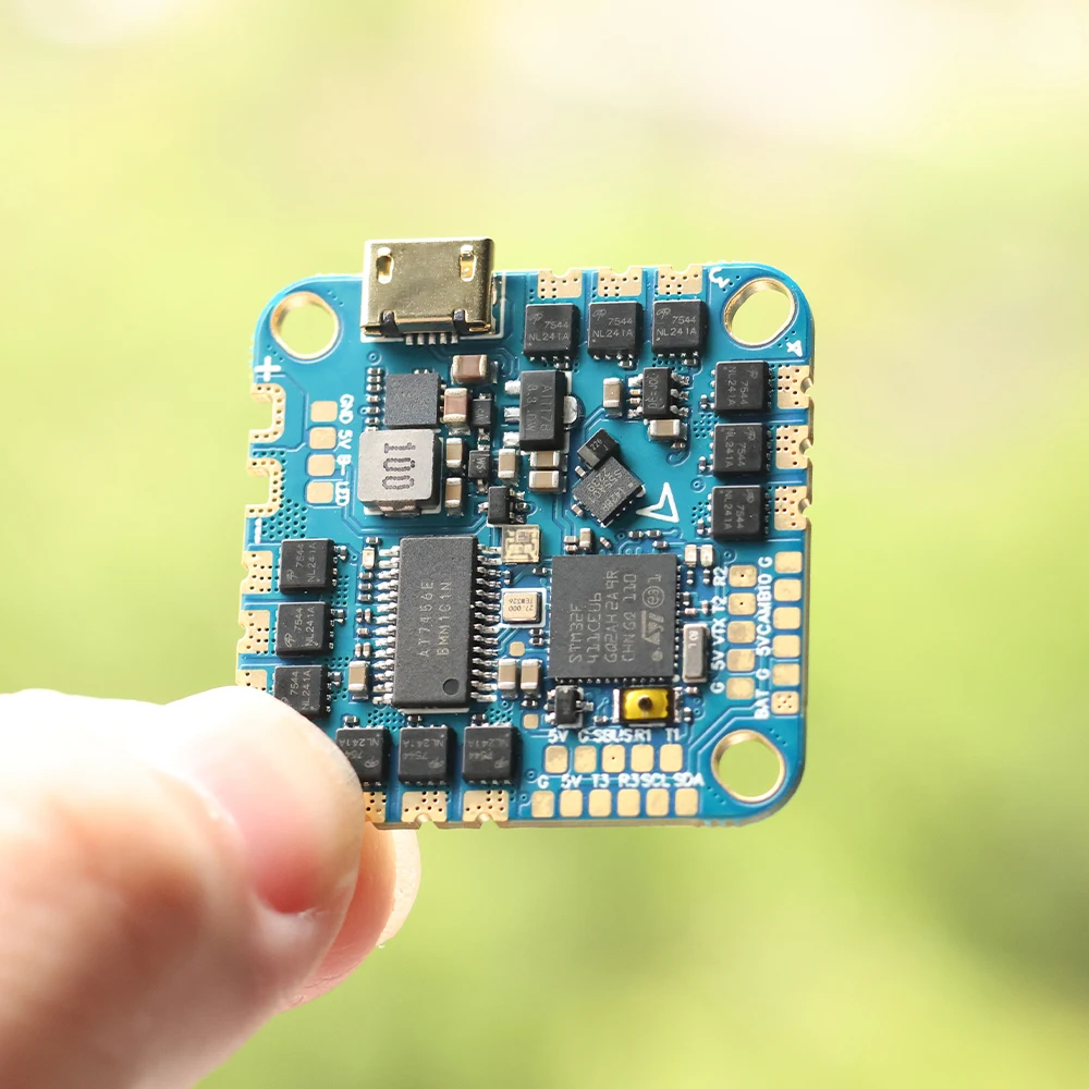 

HAKRC F4126 AIO Flight Controller F411 Barometer 20/40A 4-in-1 ESC 2-4S Lipo Built-in OSD For Toothpick Betafpv FPV Racing Drone