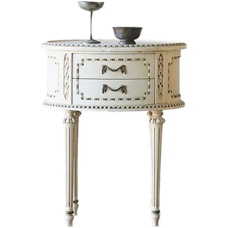 Mesita de noche ovalada blanca tallada de madera maciza con columnas romanas, patas altas, retro vintage, desgastado
