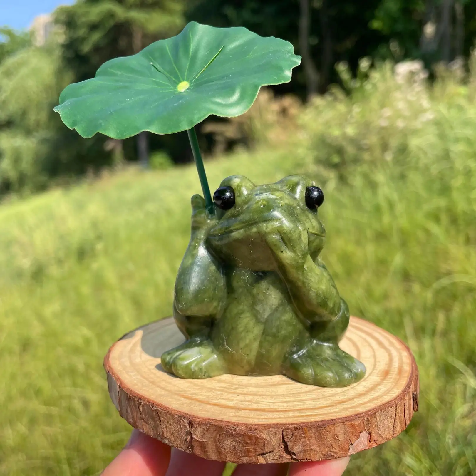 Natural Serpentine Frog Carving with Lotus Umbrella 5cm Healing Crystal New Jade Animal Statue Feng Shui Home Decor Reiki Gift