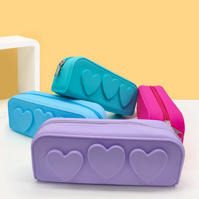 حقيبة فرش المكياج منظم حقيبة أدوات الزينة للنساء من السيليكون حقيبة مستحضرات التجميل مقلمة بنمط قلب #1