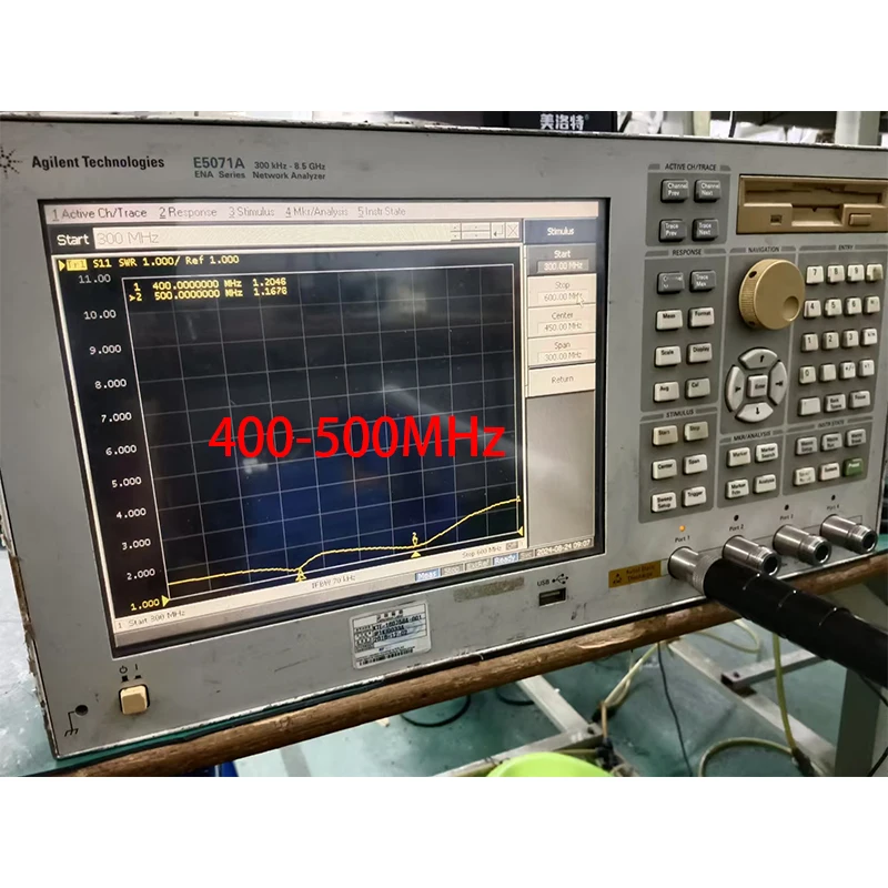 200-300MHz 300-400MHz 400-500MHz 500-600MHz 200-350MHz 300-500MHz เสาไฟเบอร์กลาส N-HEAD UAV Jammer เสาอากาศกำลังสูง