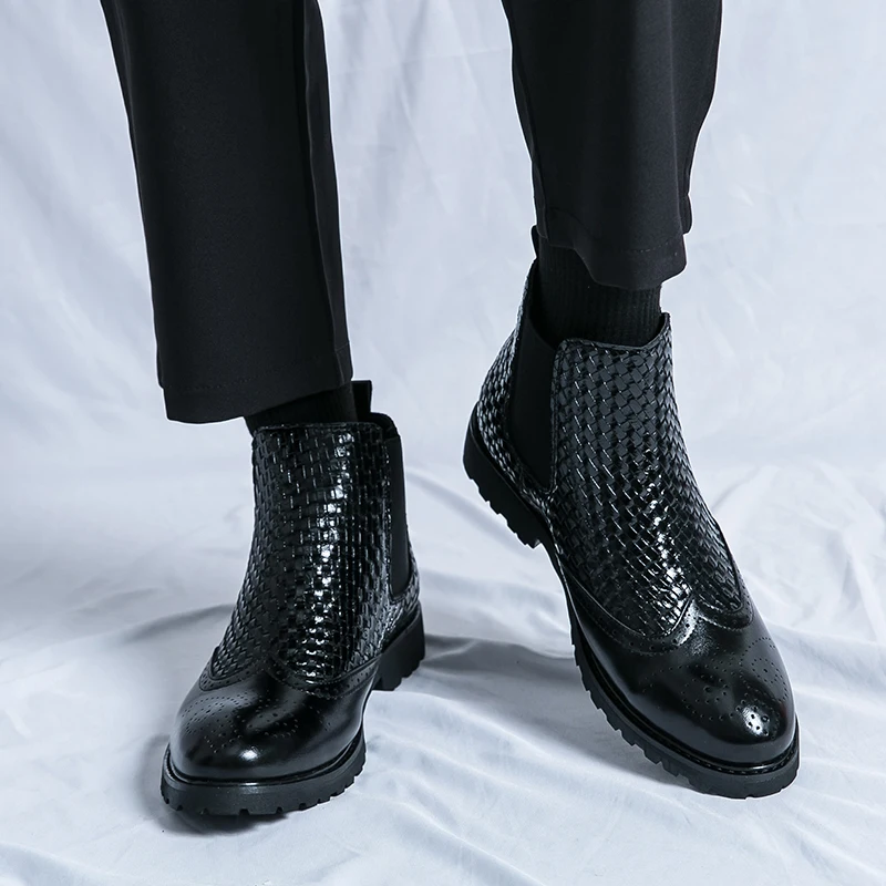 Stivaletti da uomo classici in stile britannico di marca Stivaletti casual da lavoro Scarpe alte da uomo invernali Nuovi stili alla moda