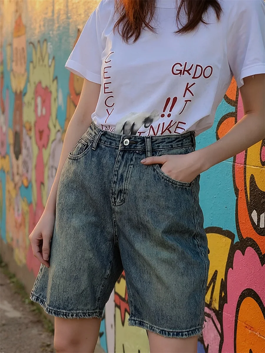 

Шорты женские с высокой талией свободного покроя клубничный фон коричневые на корточках комплексные блики в форме бега может