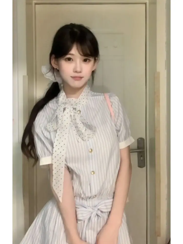 

Корейский колледж Sle Striped irt Dr, женская летняя новинка 2023 года, юбка Miu с завязкой на талии, комплект Faion, полиэстер ort S...