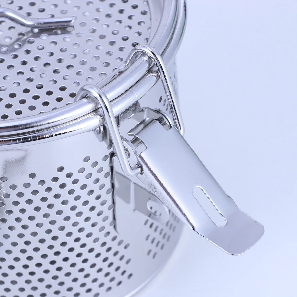 

Stainless Steel Halu Spice Infuser Basket Large Size Tiny Holes Multi-Use Tea Coffee Soup Strainer Cooking Gadget Kitchen