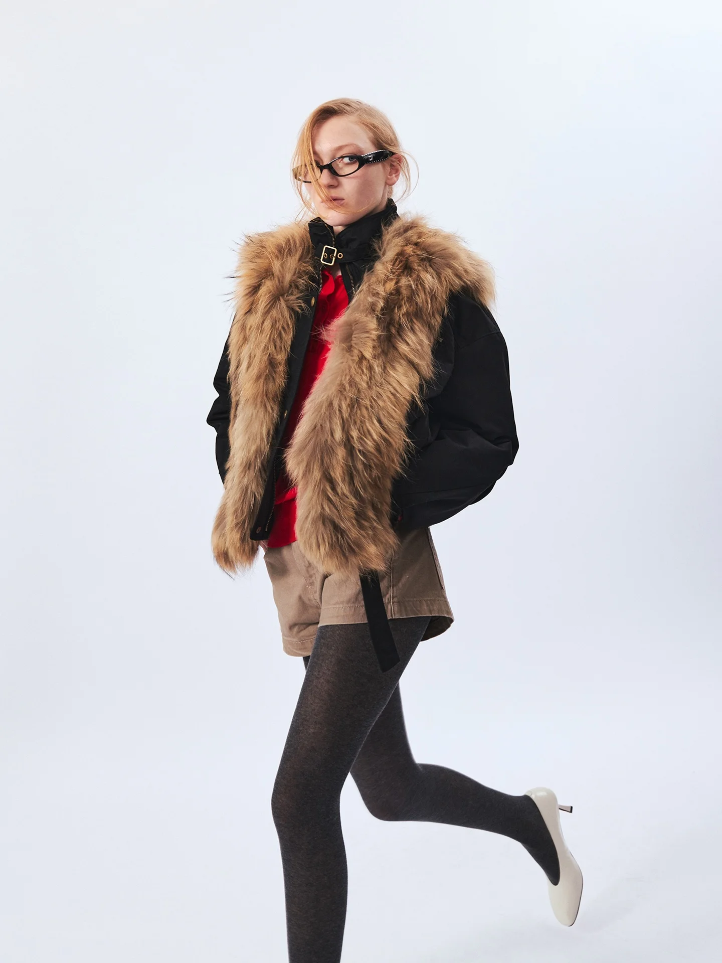 

Новая теплая зимняя куртка с отстегивающимся капюшоном, наполненная 90% белым утиным пухом, из хлопковой ткани, повседневная, стильная.