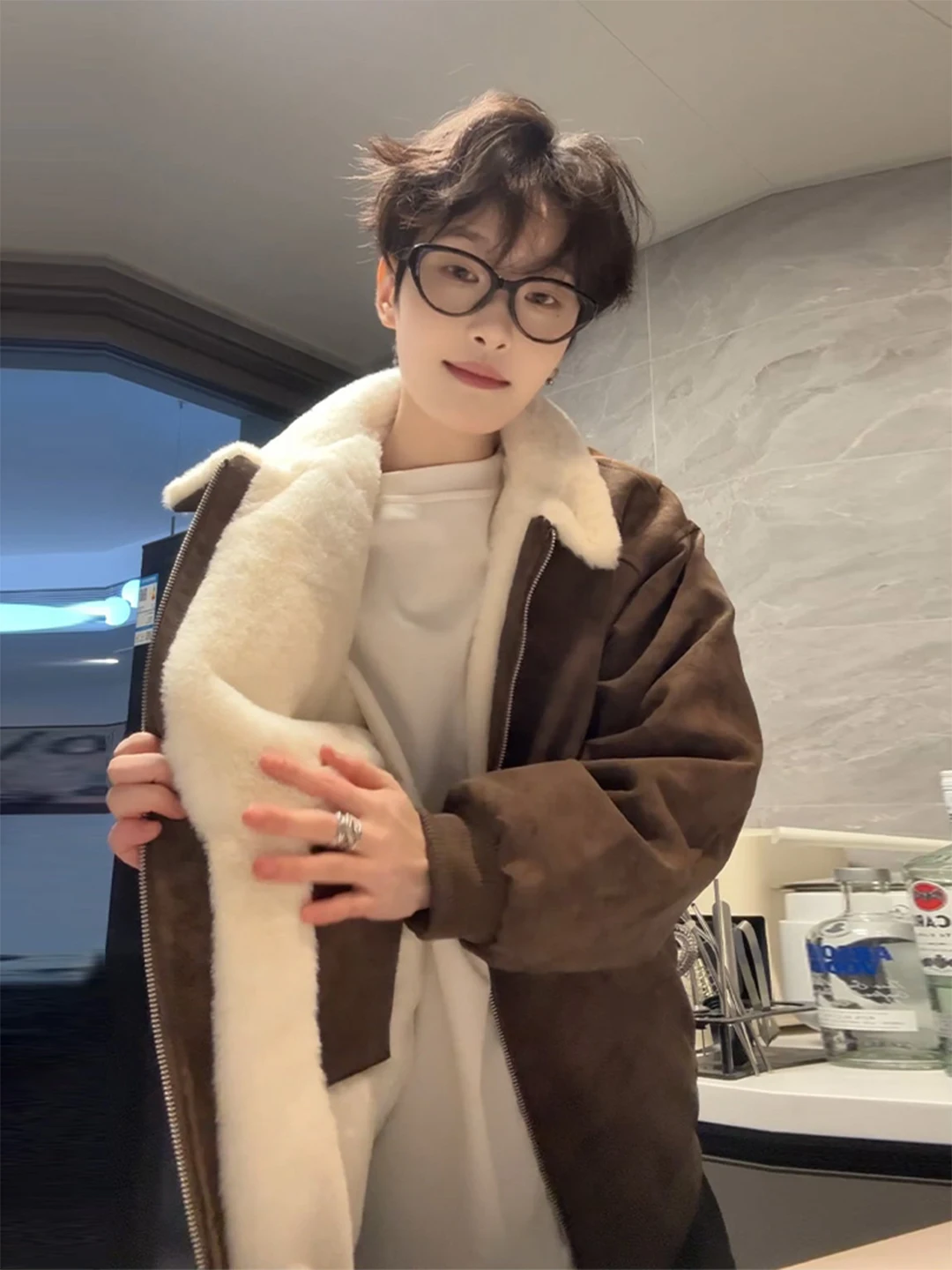 

Утепленная куртка с воротником из овечьей шерсти, мужская зимняя куртка премиум-класса из искусственной кожи и меха с воротником-стойкой