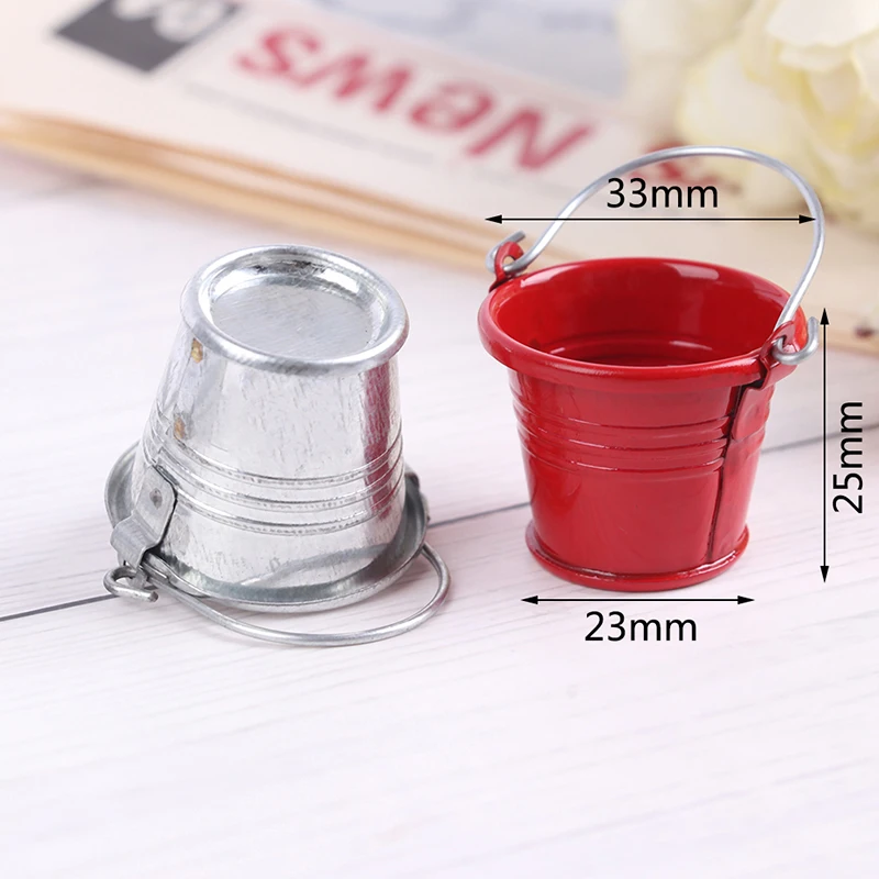 Miniatura Doll House Acessórios, Mini Metal Bucket Modelo, Toy Scene