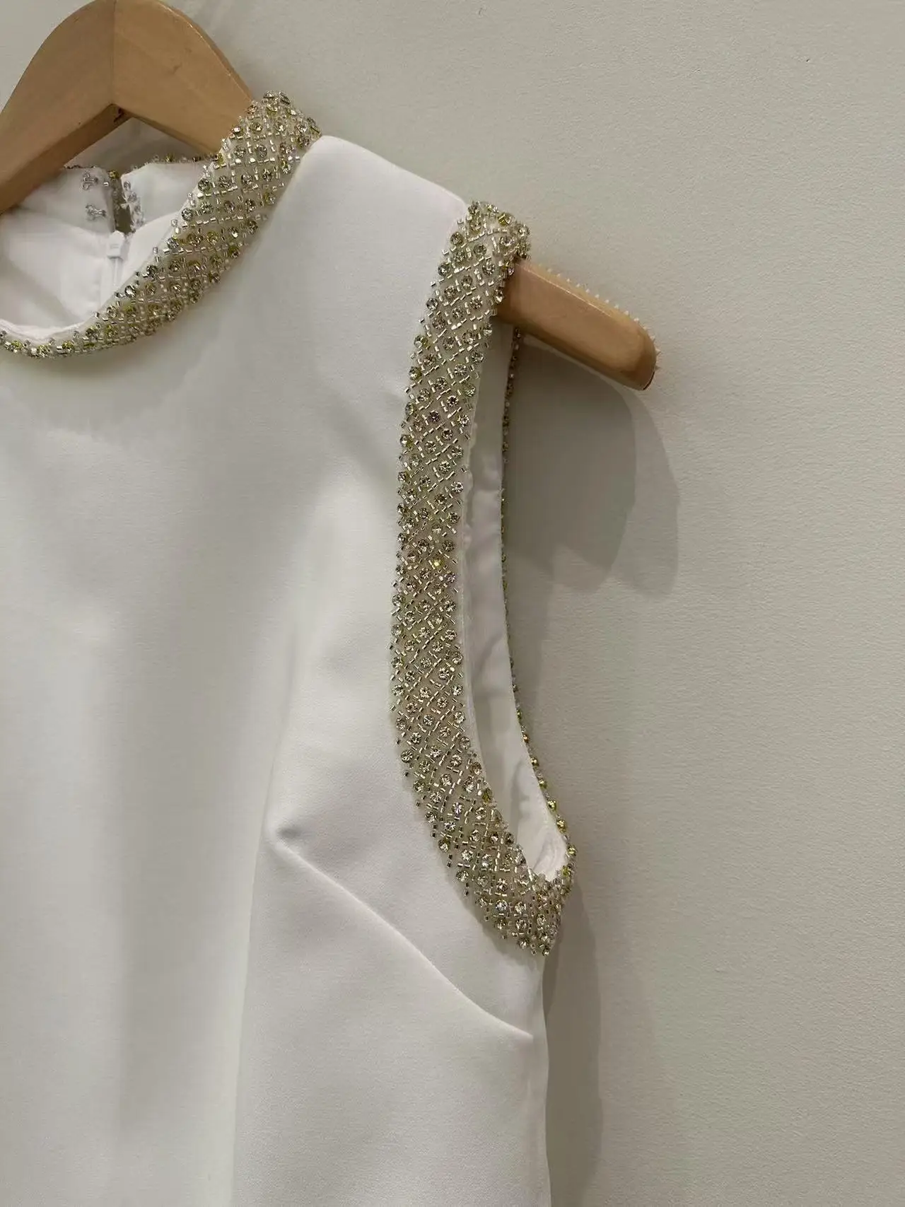 

Spring/Summer Women O-Neck Rhinestone Sleeveless Solid Dress Zipper Straight Loose Elegant Fashion Mini Skirt ﻿