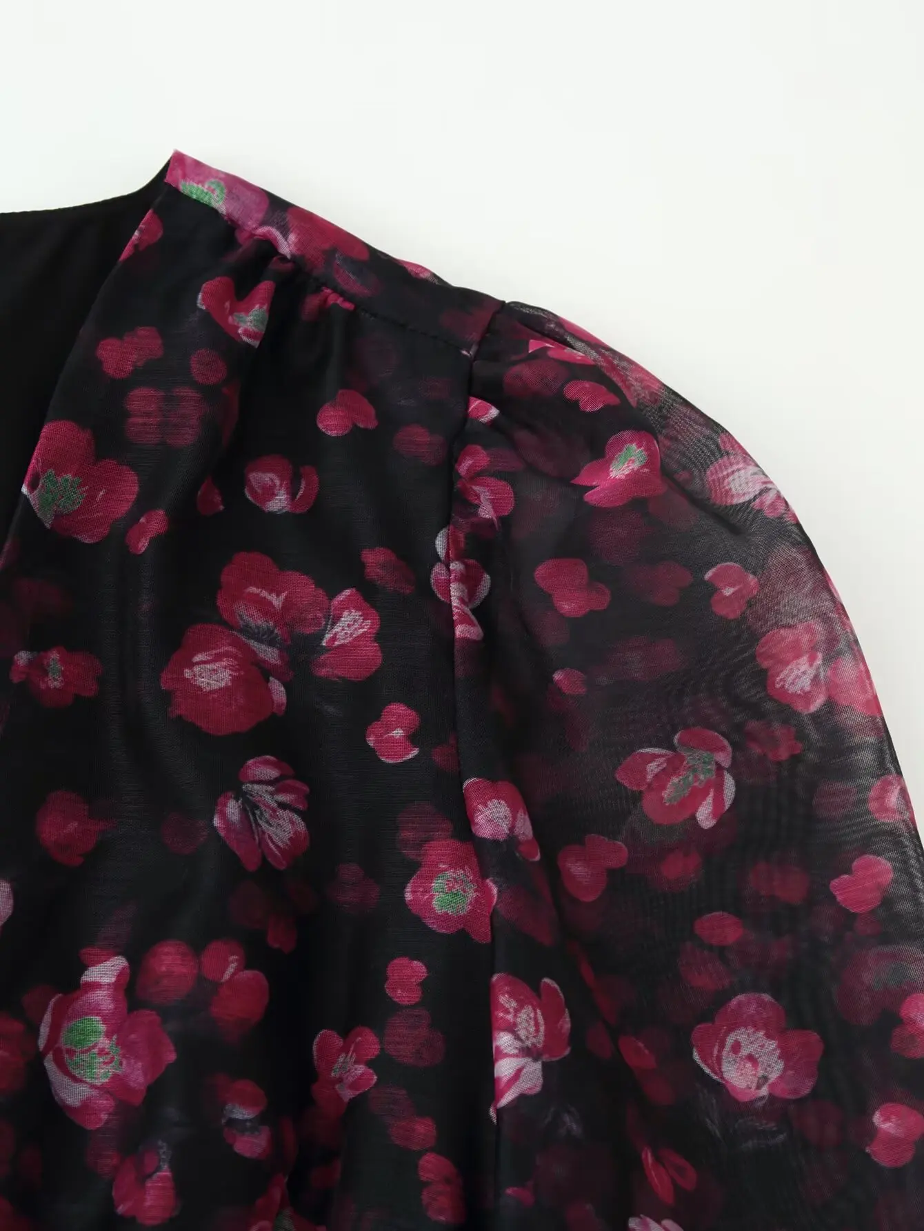 TFMLN Elegantes Damenkleid mit Blumenmuster und Rüschensaum, sexy tiefem V-Ausschnitt, ausgestellten Ärmeln, figurbetontes Minikleid, Sommer 2026 Neuheiten für Damen – Detail 5