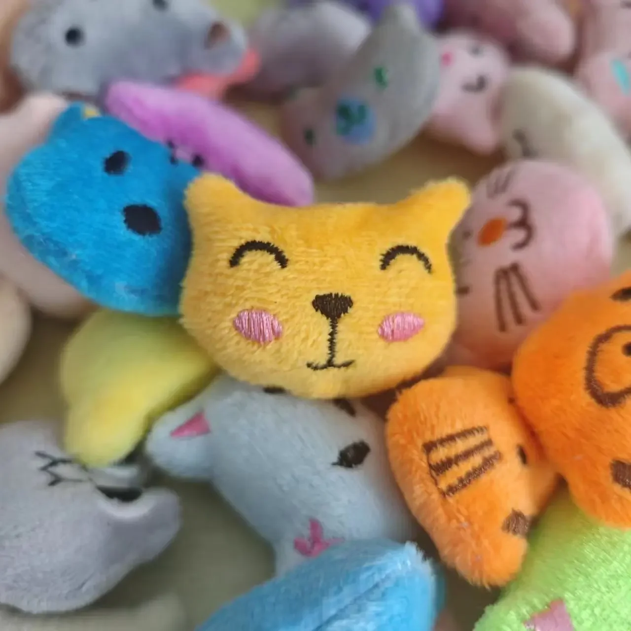 Mini poupées en peluche d'animaux mignons 5-6cm, jouets en peluche pour filles, Machine à griffes, accessoires de poupée, fête d'anniversaire, cadeau de noël, récompense