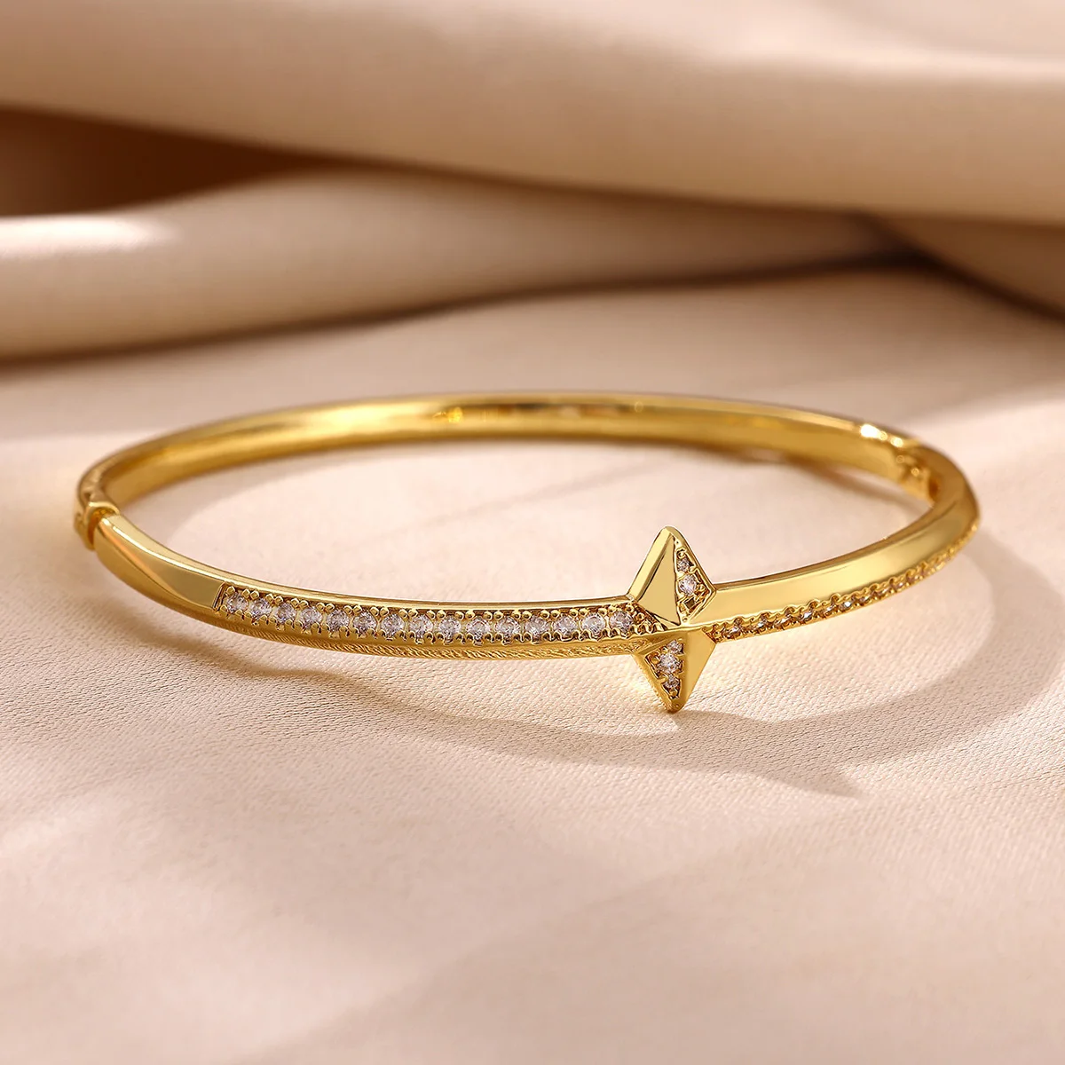Crystal Star Bangle For Women Men 18K Gold Plated Bangles Bracelet Wrist Jewelry Accessories Gift for Mom Her Best Friend