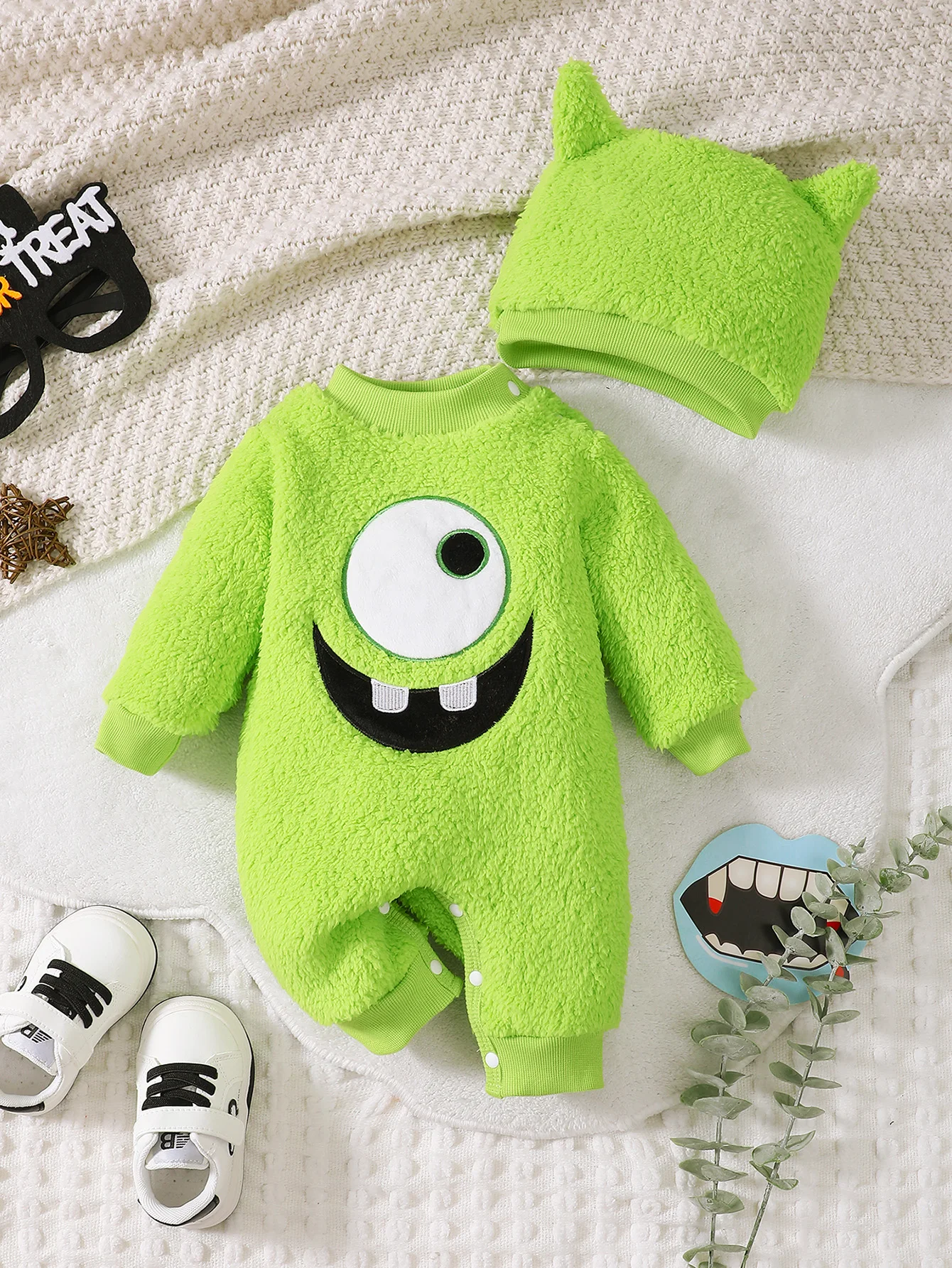 New Female Baby Autumn And Winter Solid Color Fur Thick Style Funny And Cute Big Eyes Embroidered Jumpsuit Plush Cute Hat