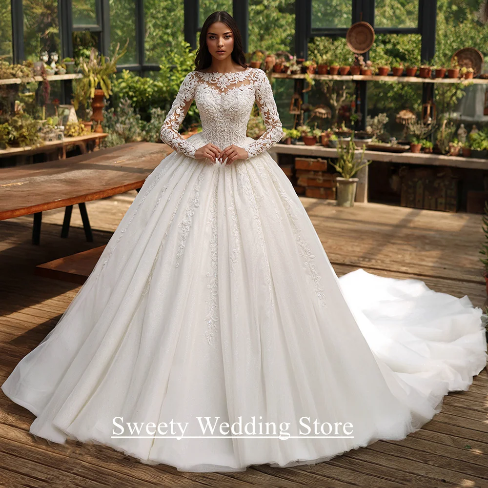 Luxuriöses Hochzeitskleid, Ballkleid, maßgeschneidert, Rundhalsausschnitt, lange Ärmel, Pailletten, Applikation, Hofschleppe, saudi-arabische Brautkleider